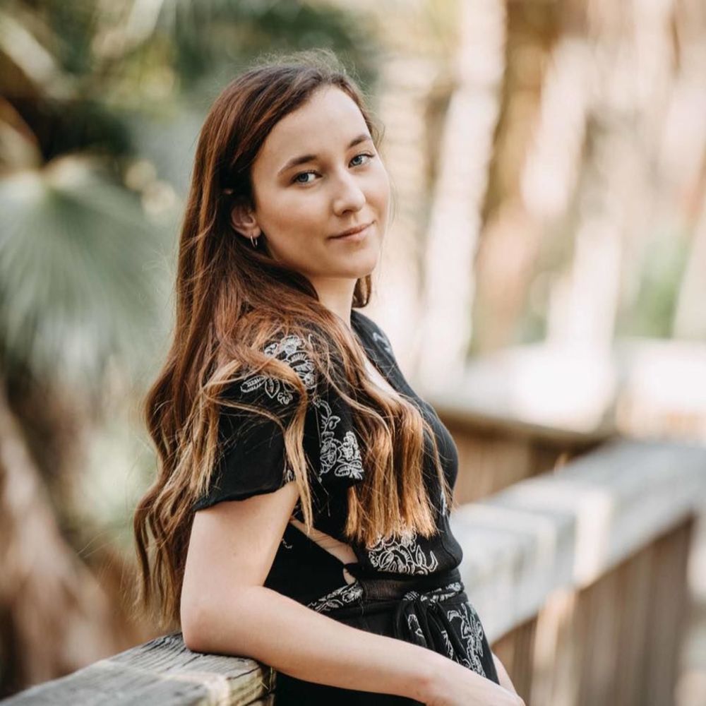 Meet your Posher, Emilee